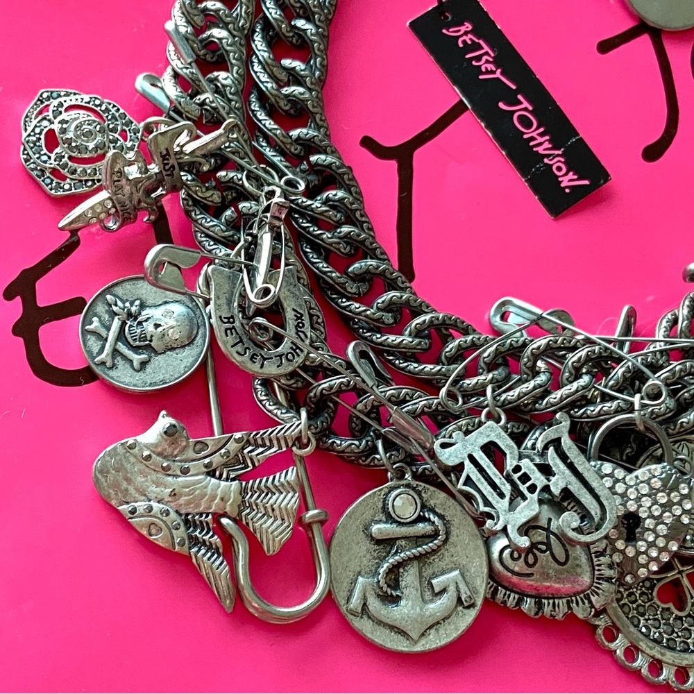 VINTAGE BETSEY JOHNSON Black Label Statement Charms Chain Necklace - Picture 3 of 12